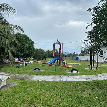 Homestay Desa Tikam Batu Сунгай Петани Екстериор снимка